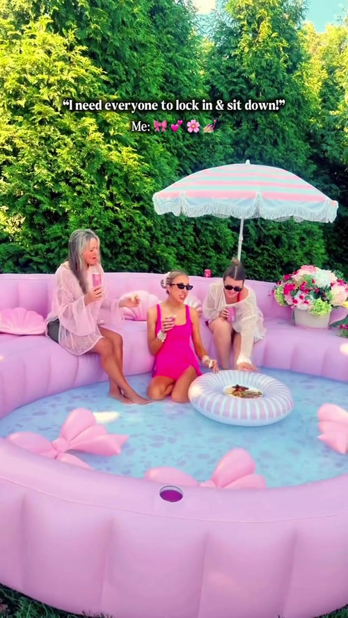 Paradise Sofa Pool — girls day